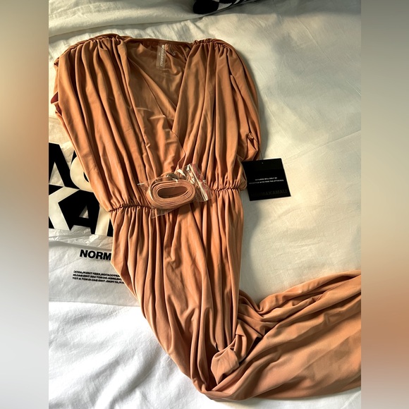 Norma Kamali Athena Gown - Picture 4 of 12